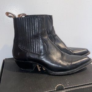 Women’s Frye booties size 8.5 black